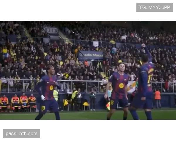 莱万与拉菲尼亚默契连线，巴萨强势反弹迎关键胜利