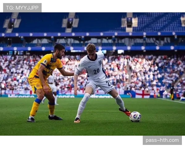 阿尔巴防守技巧引专家热议：高强度对抗中展现惊人稳定性